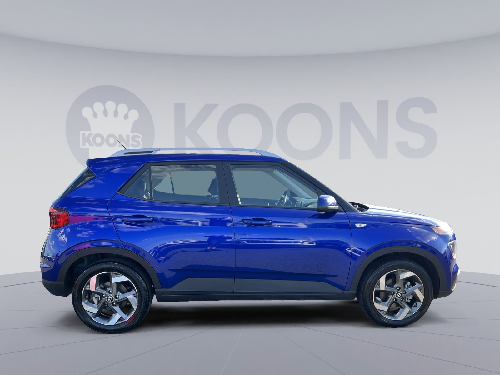 Used 2025 Hyundai Venue SEL FWD image 17