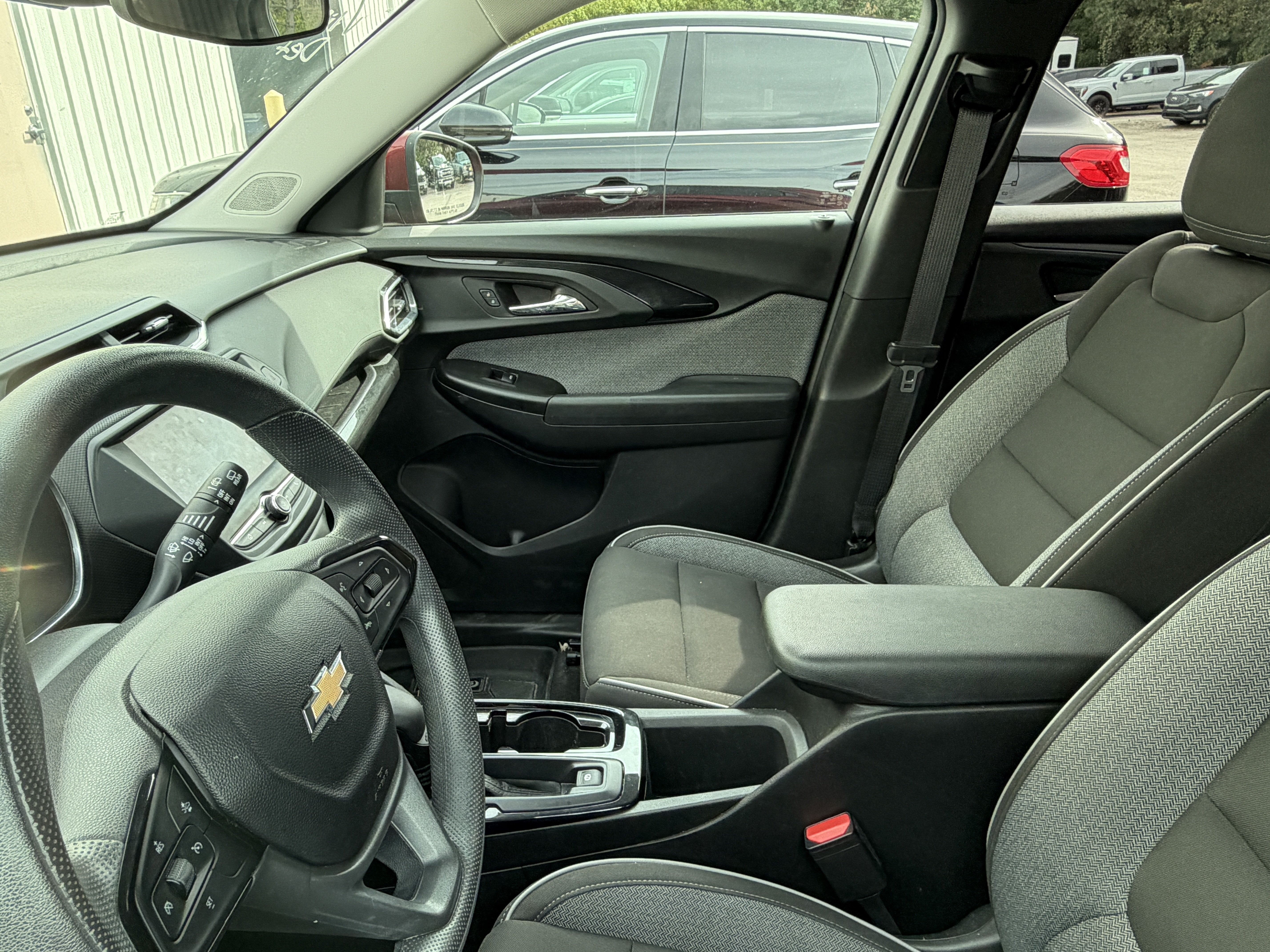 Used 2022 Chevrolet TrailBlazer LT AWD/4WD image 7