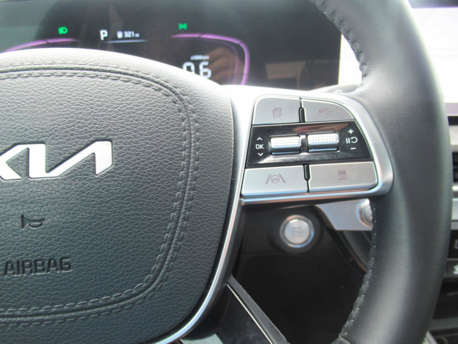 Used 2024 Kia Telluride EX w/ EX Captain's Chair Package FWD image 27