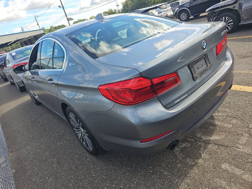 Used 2019 BMW 530e xDrive w/ Convenience Package AWD/4WD image 5