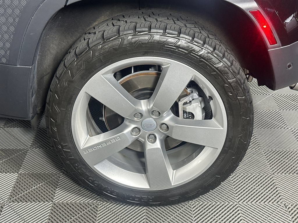 Used 2024 Land Rover Defender 110 SE AWD/4WD image 19