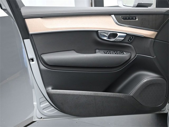 Used 2025 Volvo XC90 B6 Core w/ Protection Package image 20