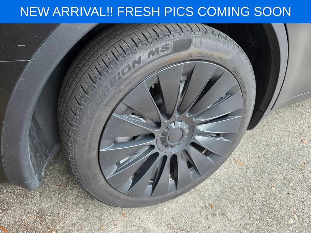 Used 2024 Tesla Model Y Long Range AWD/4WD image 6
