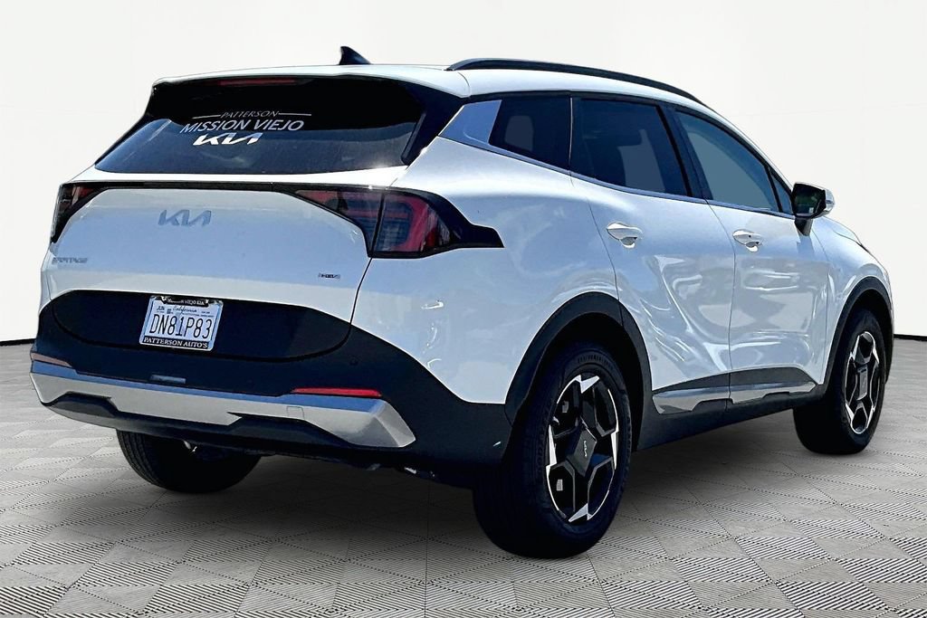 Certified 2026 Kia Sportage EX w/ EX Panoramic Sunroof Package AWD/4WD image 2