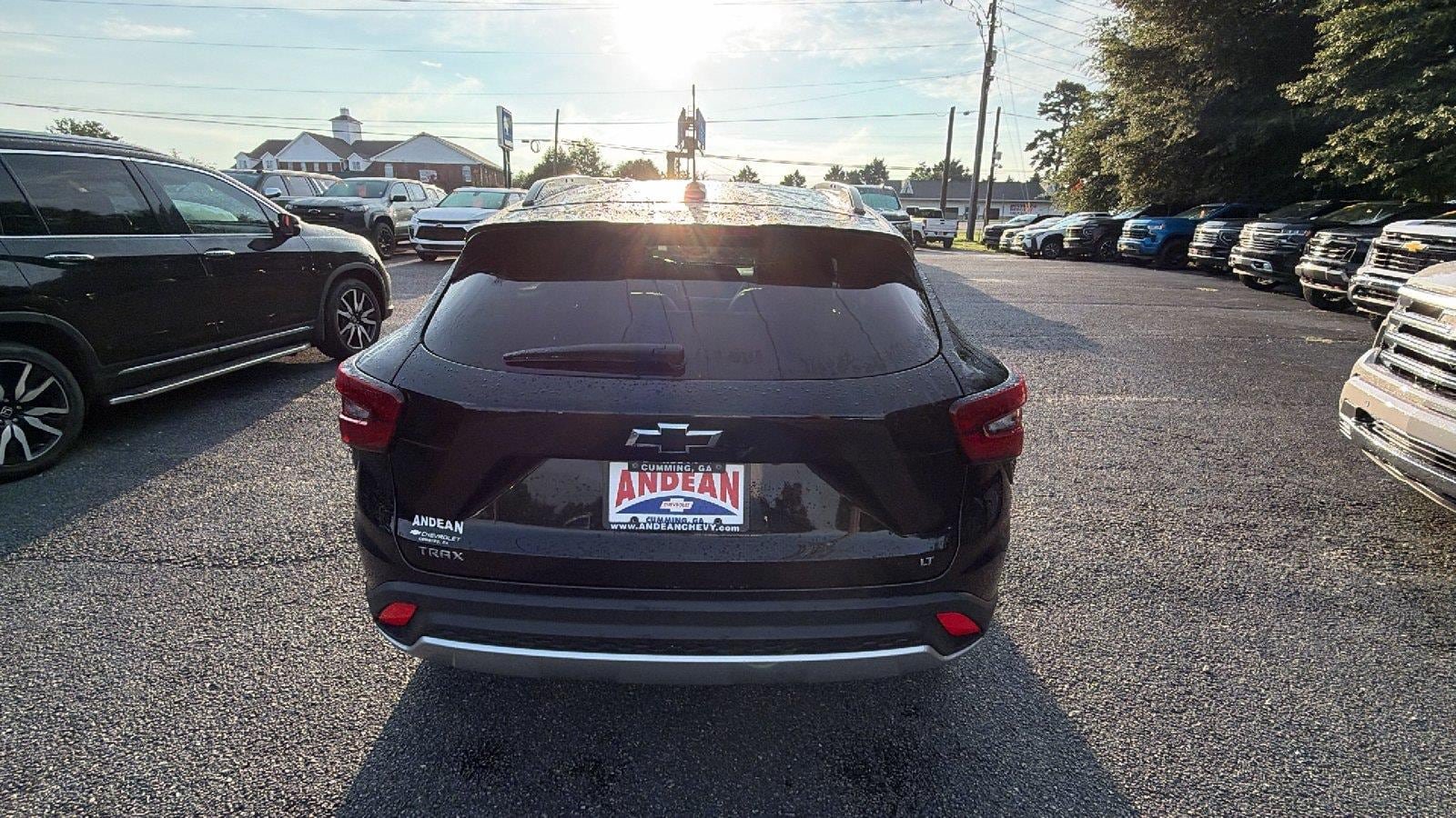 Used 2024 Chevrolet Trax LT w/ Driver Confidence Package FWD image 9