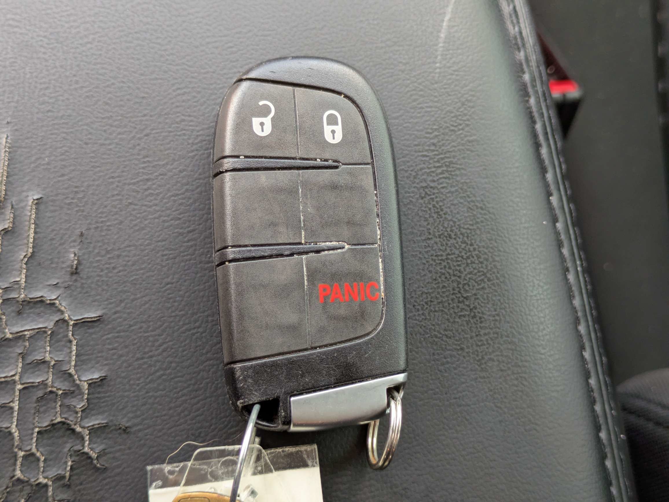 Used 2020 Dodge Journey SE w/ Blacktop Package FWD image 28