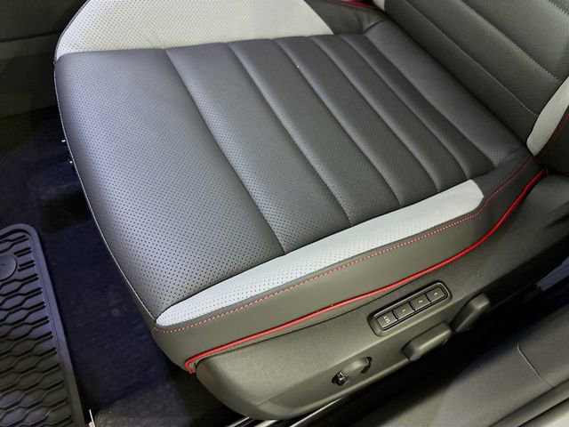 New 2025 Volkswagen GTI SE image 19