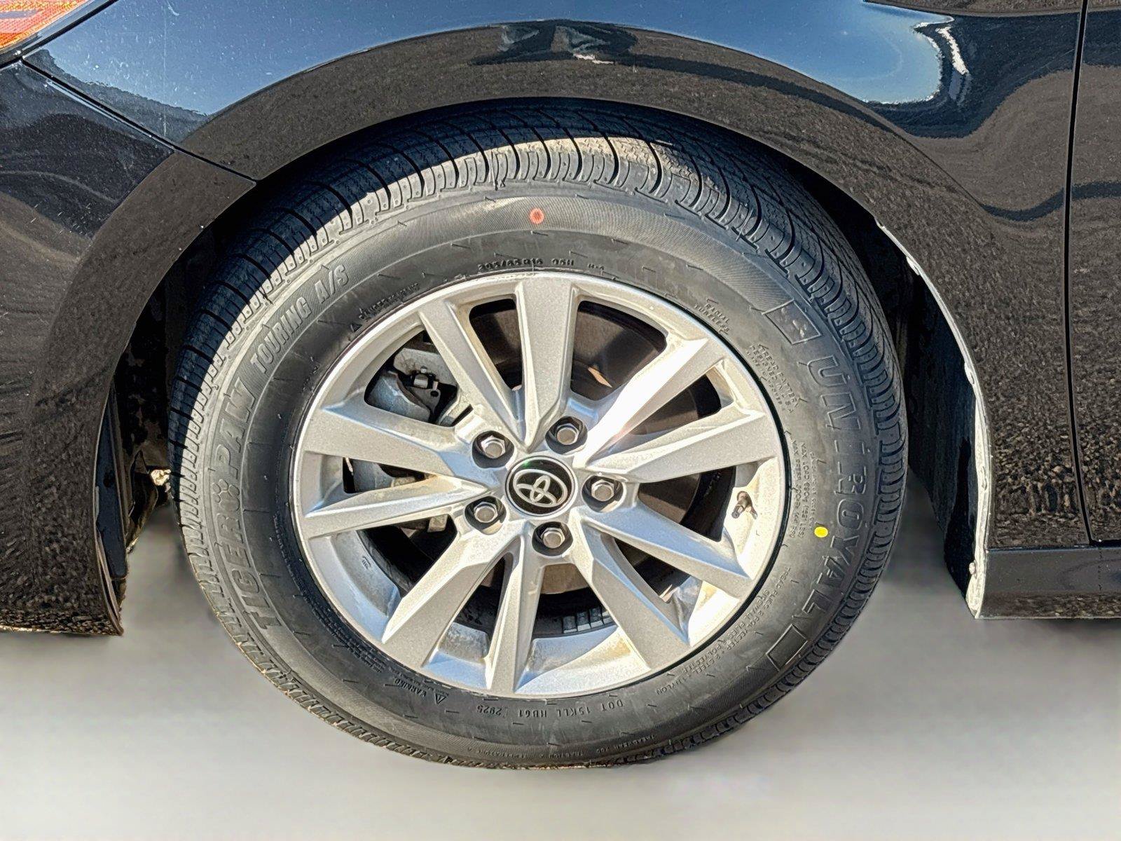 Used 2025 Toyota Camry LE FWD image 28
