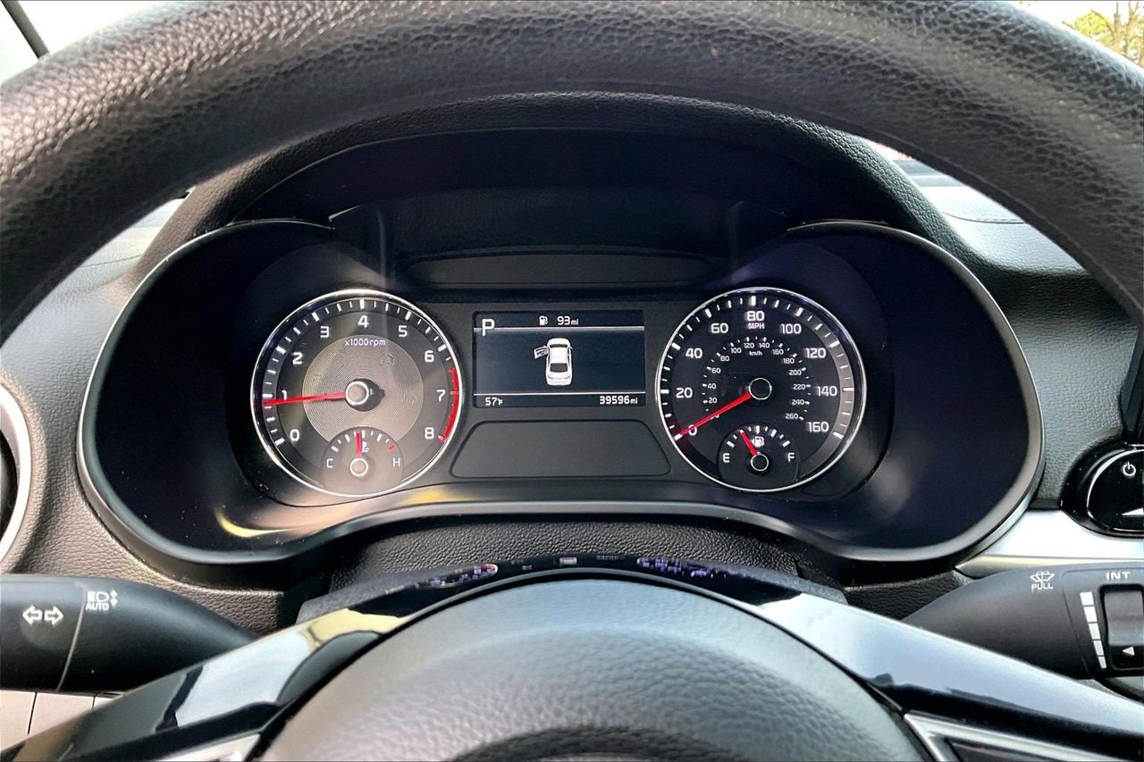 Used 2024 Kia Forte LXS image 10