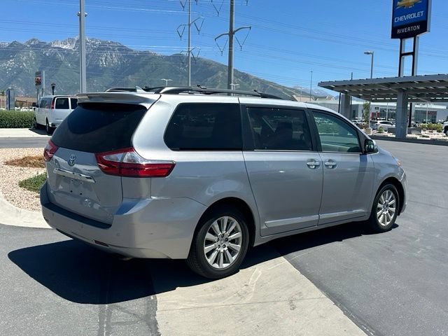 Used 2015 Toyota Sienna Limited AWD/4WD image 7
