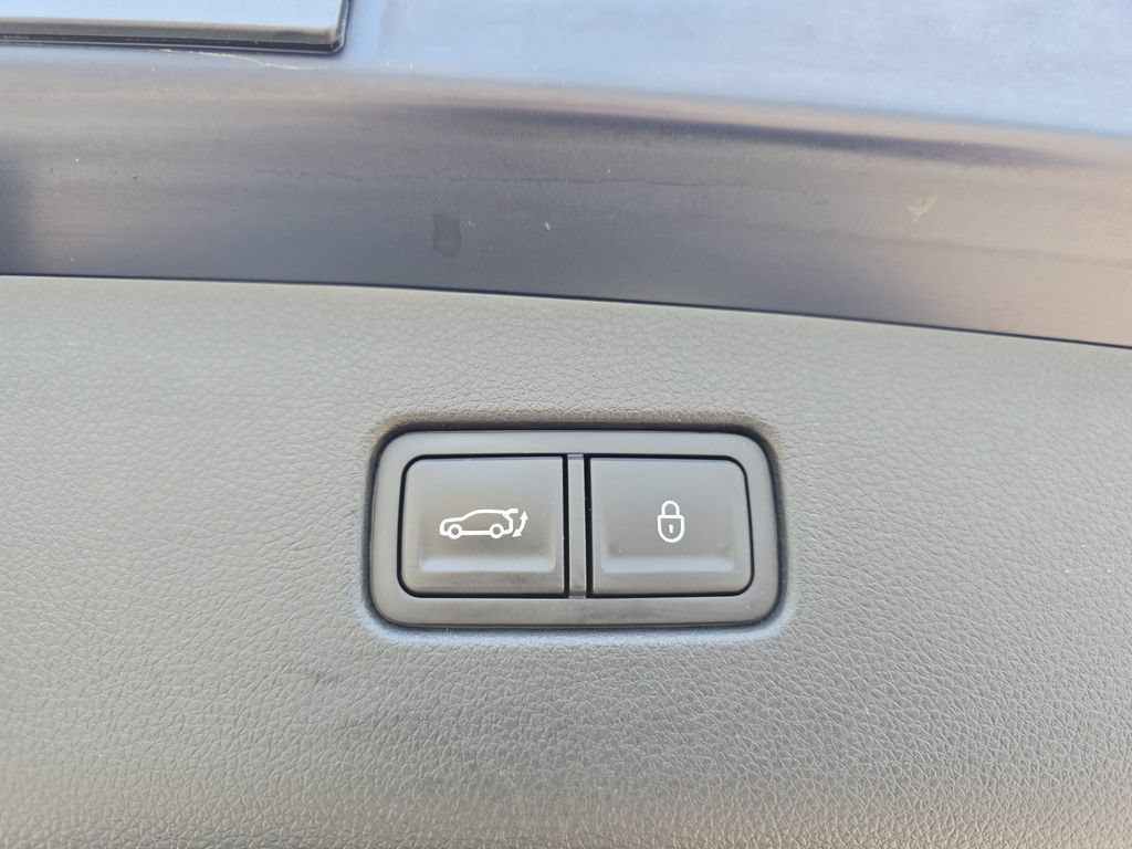 Used 2025 Genesis GV70 2.5T AWD/4WD image 13