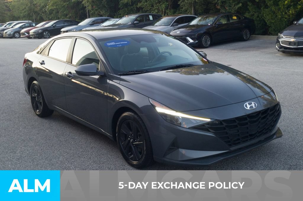 Used 2023 Hyundai Elantra SEL FWD image 3