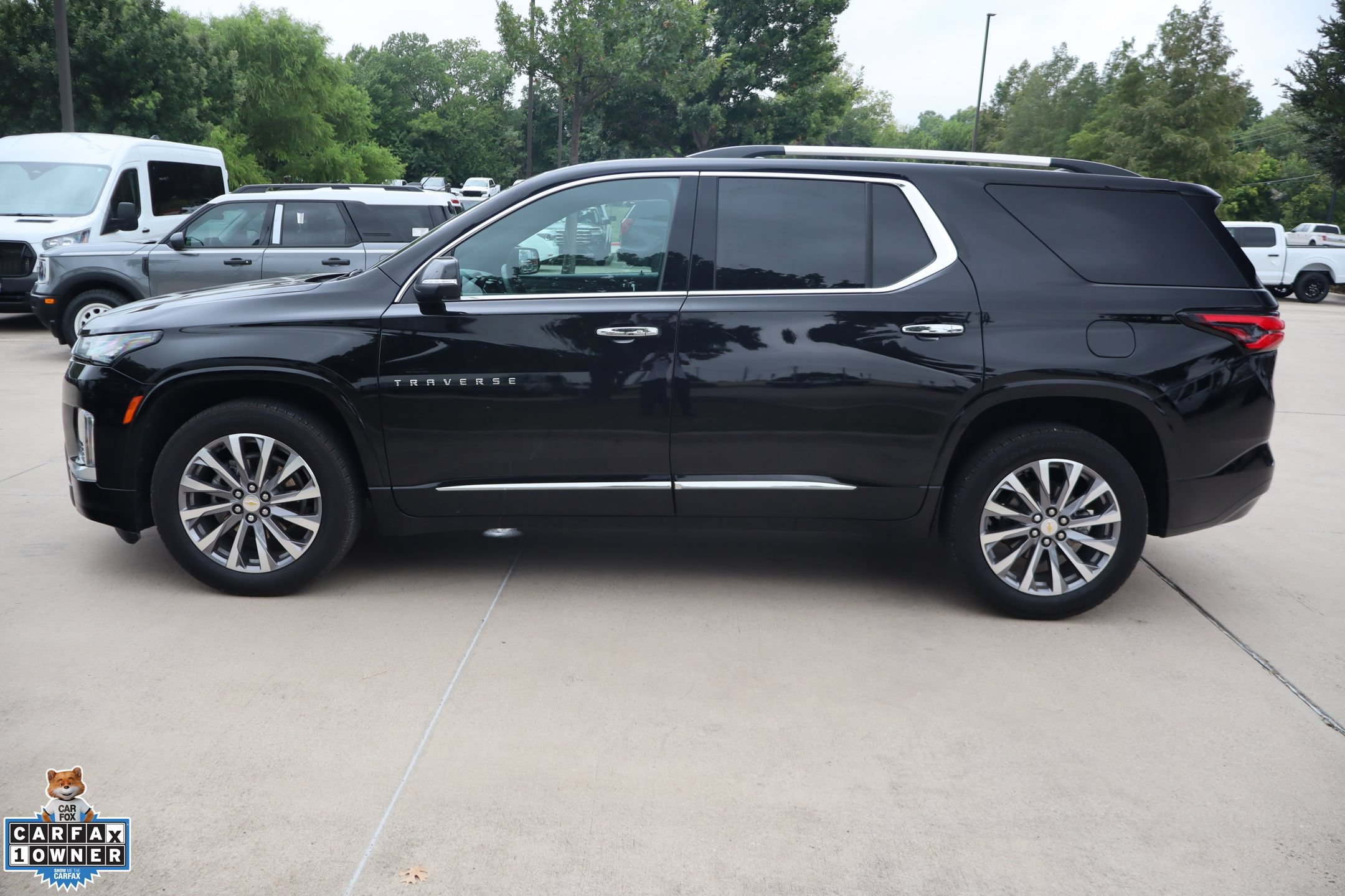 Used 2023 Chevrolet Traverse Premier FWD image 7