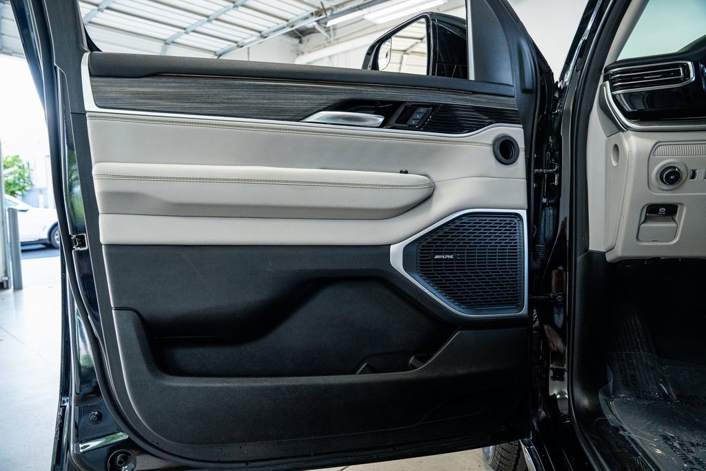 Used 2023 Jeep Wagoneer Series III w/ Preferred Equipment Group image 31