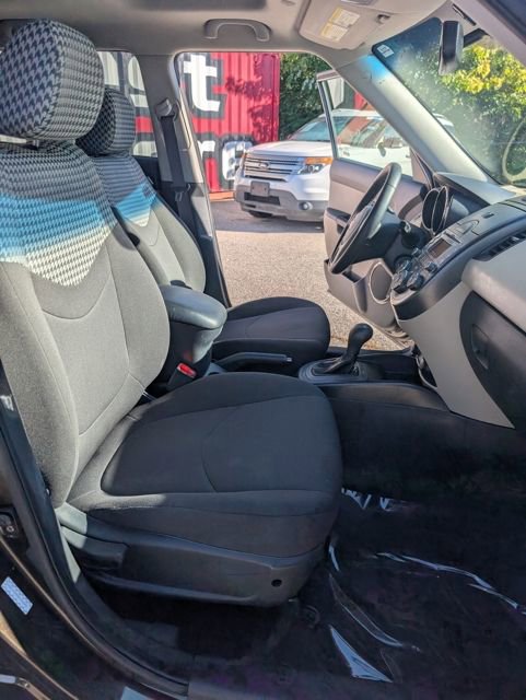 Used 2011 Kia Soul ! image 20