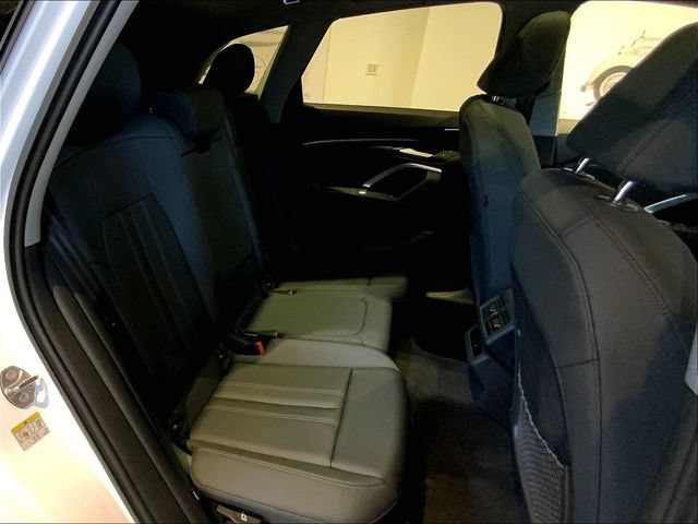 Certified 2025 Audi Q5 Premium w/ Convenience Package AWD/4WD image 22