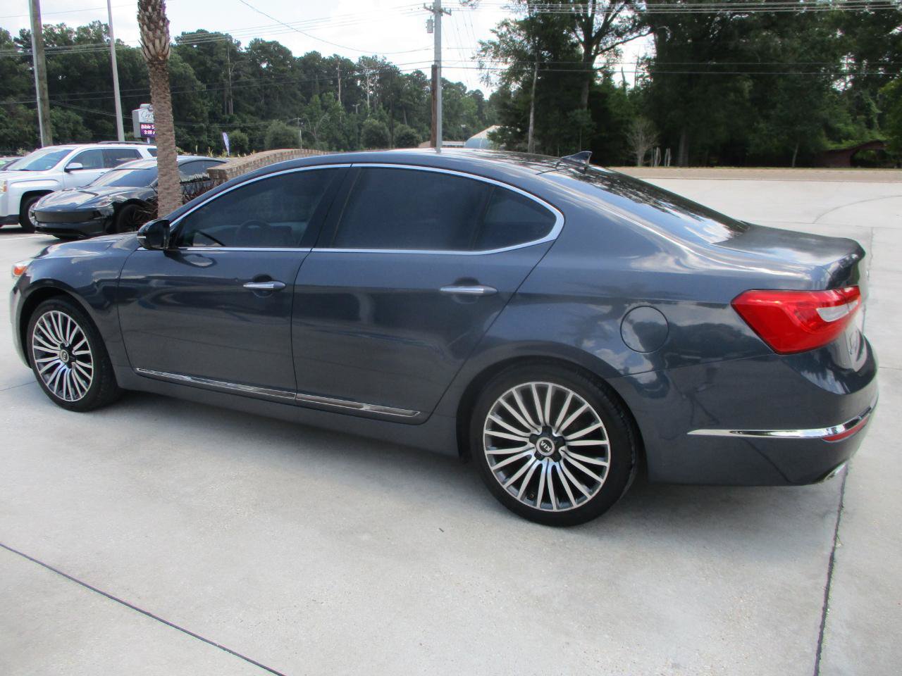 Used 2015 Kia Cadenza Premium w/ Technology Package FWD image 26