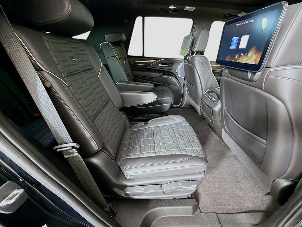Used 2023 Cadillac Escalade Sport Platinum w/ LPO, ONYX Package AWD/4WD image 32