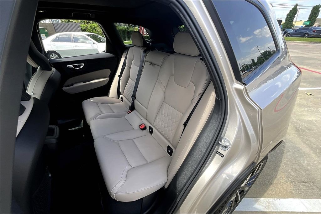 New 2026 Volvo XC60 B5 Plus w/ Protection Package Premier AWD/4WD image 22