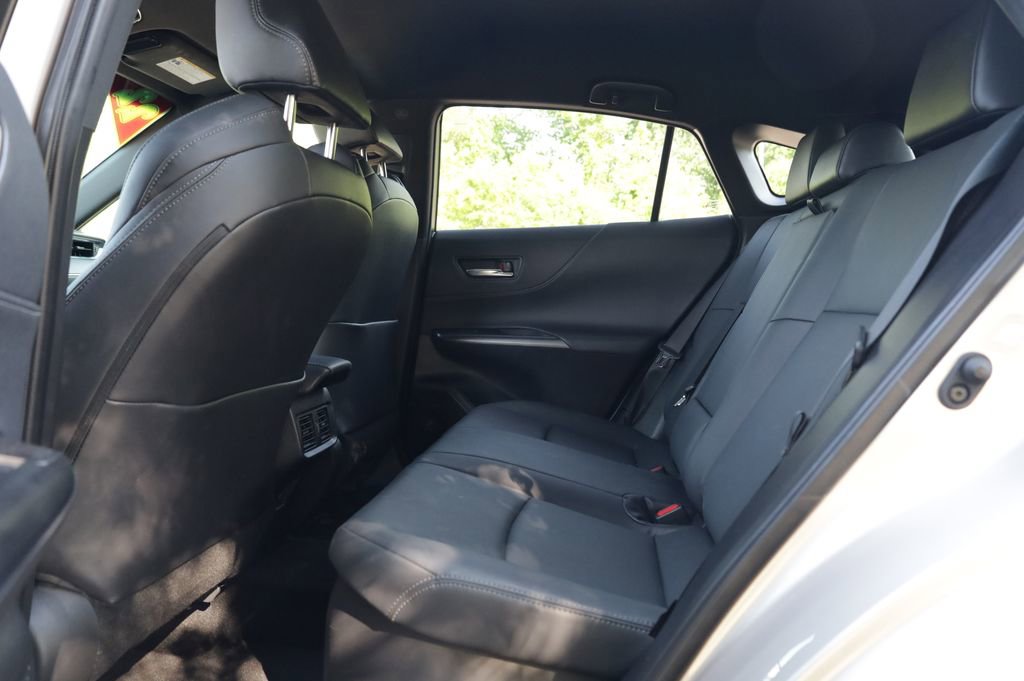 Used 2022 Toyota Venza XLE AWD/4WD image 24