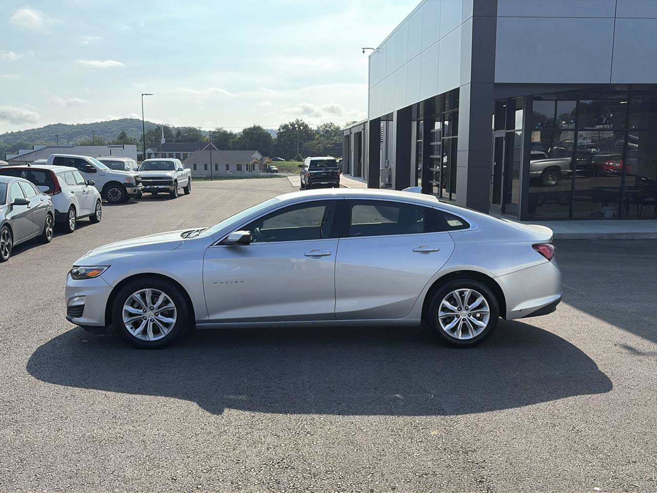 Used 2021 Chevrolet Malibu LT FWD image 6