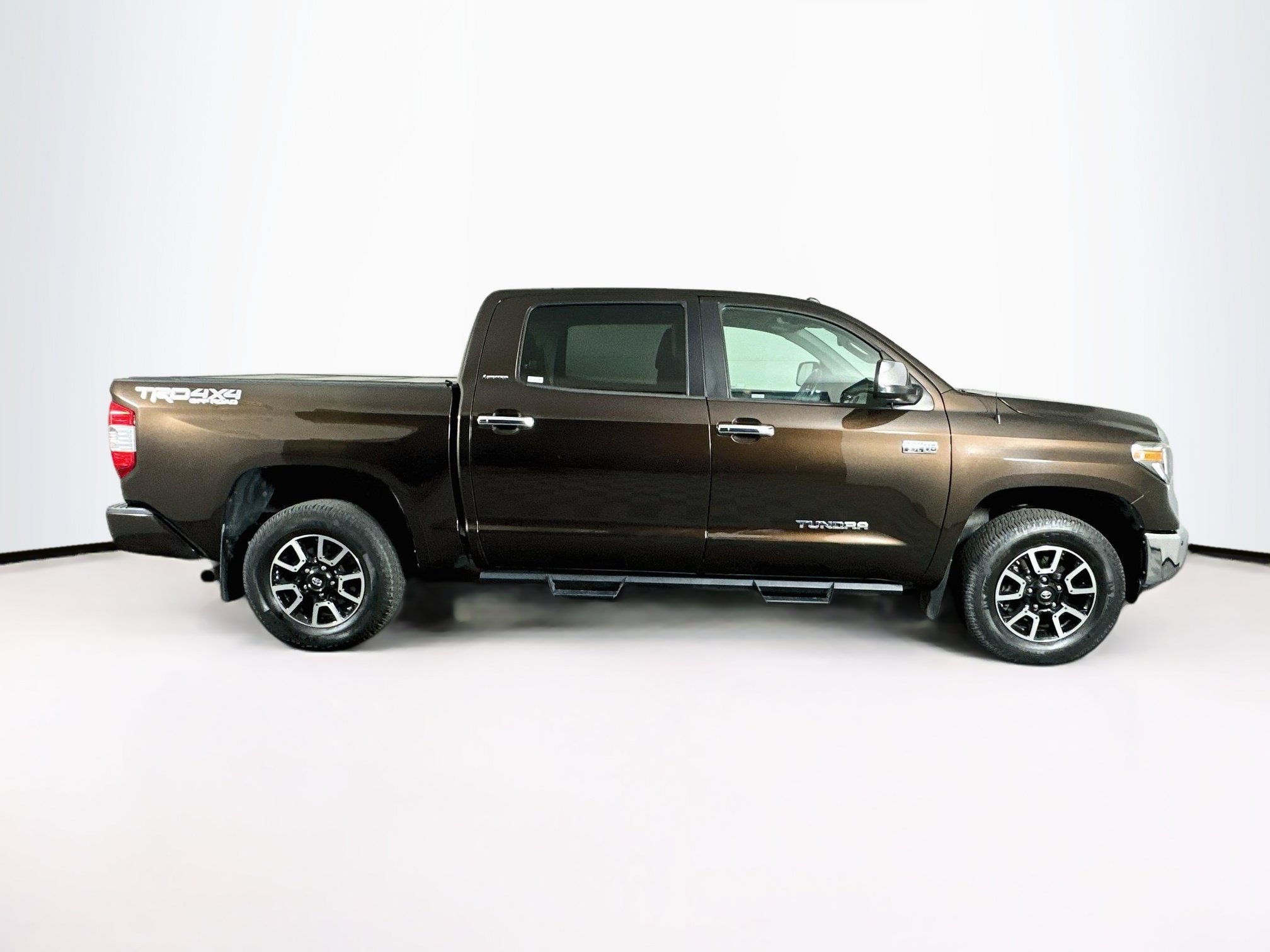 Used 2018 Toyota Tundra Limited w/ Limited Premium Package AWD/4WD image 10