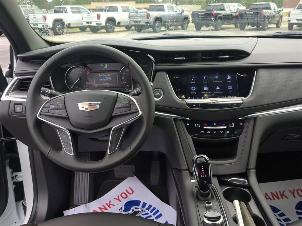 New 2025 Cadillac XT5 Luxury image 19