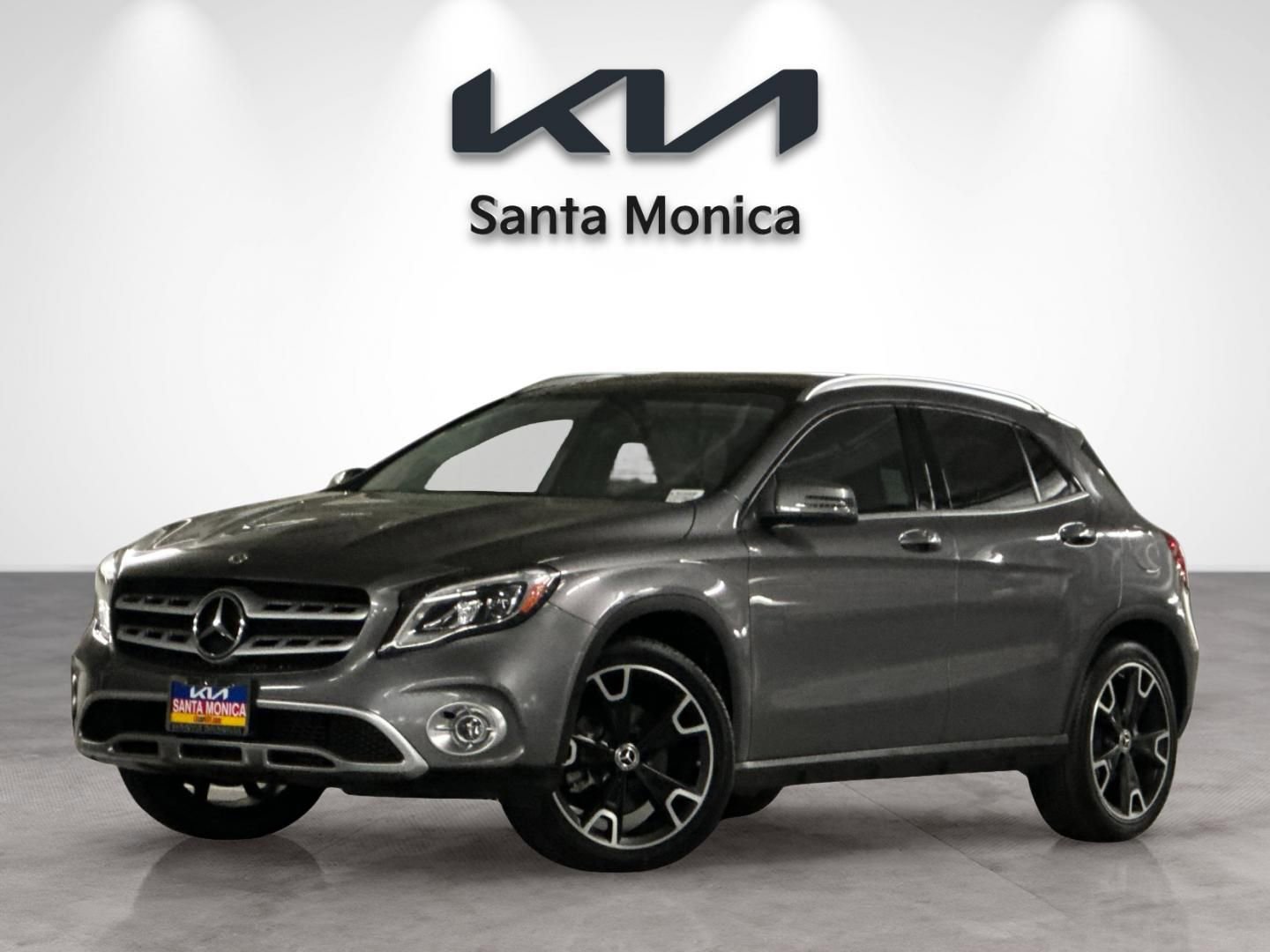 Used 2019 Mercedes-Benz GLA 250 4MATIC w/ Premium Package image 2