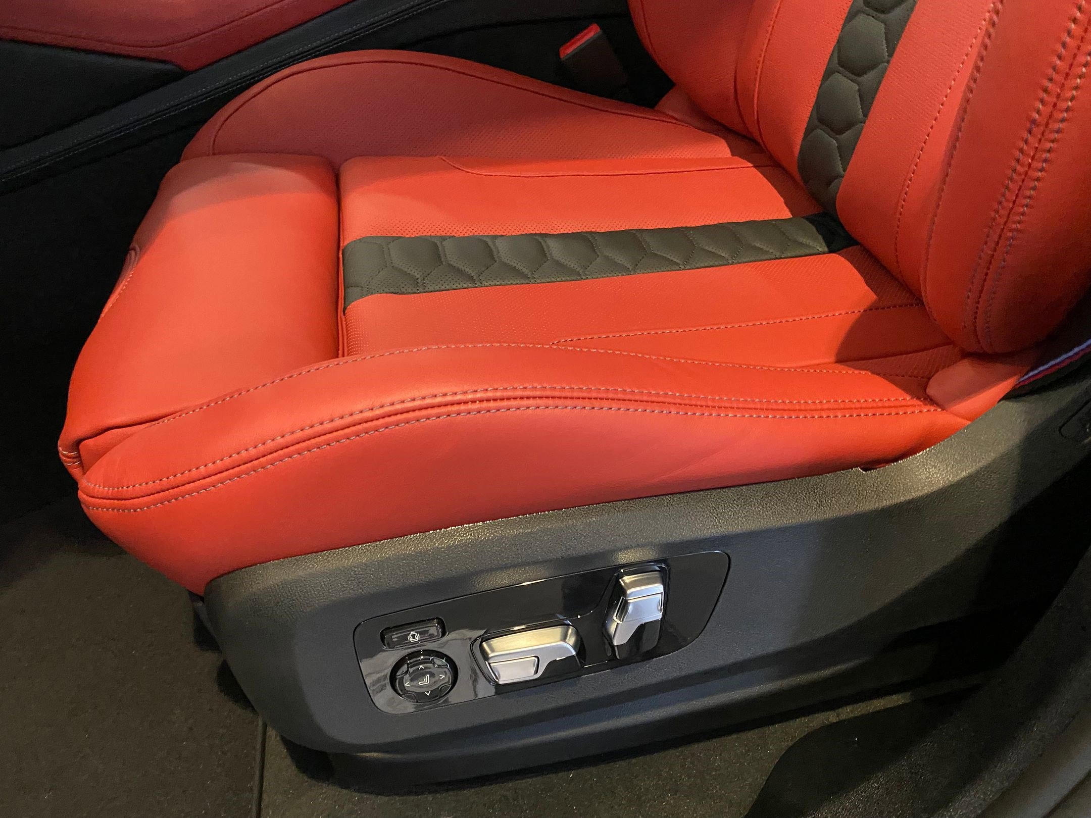 New 2026 BMW X6 M Competition w/ Executive Package image 12