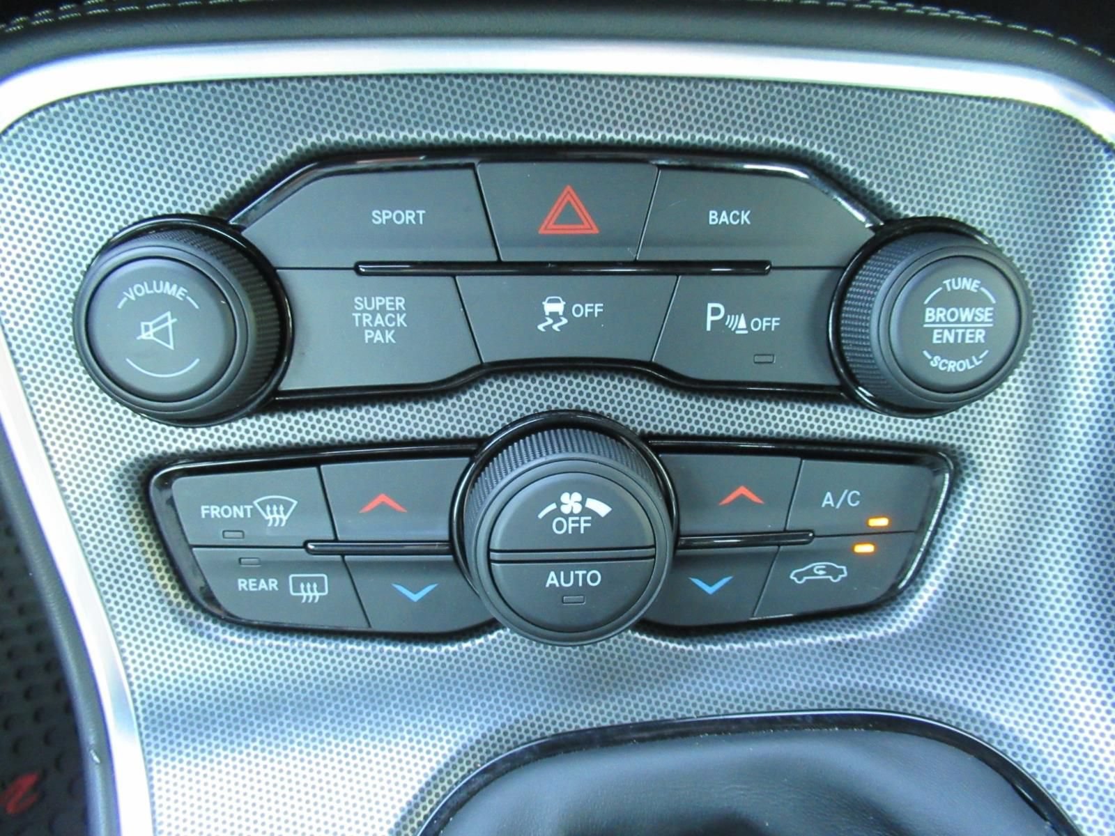 Used 2015 Dodge Challenger R/T Scat Pack w/ Leather Interior Group RWD image 27
