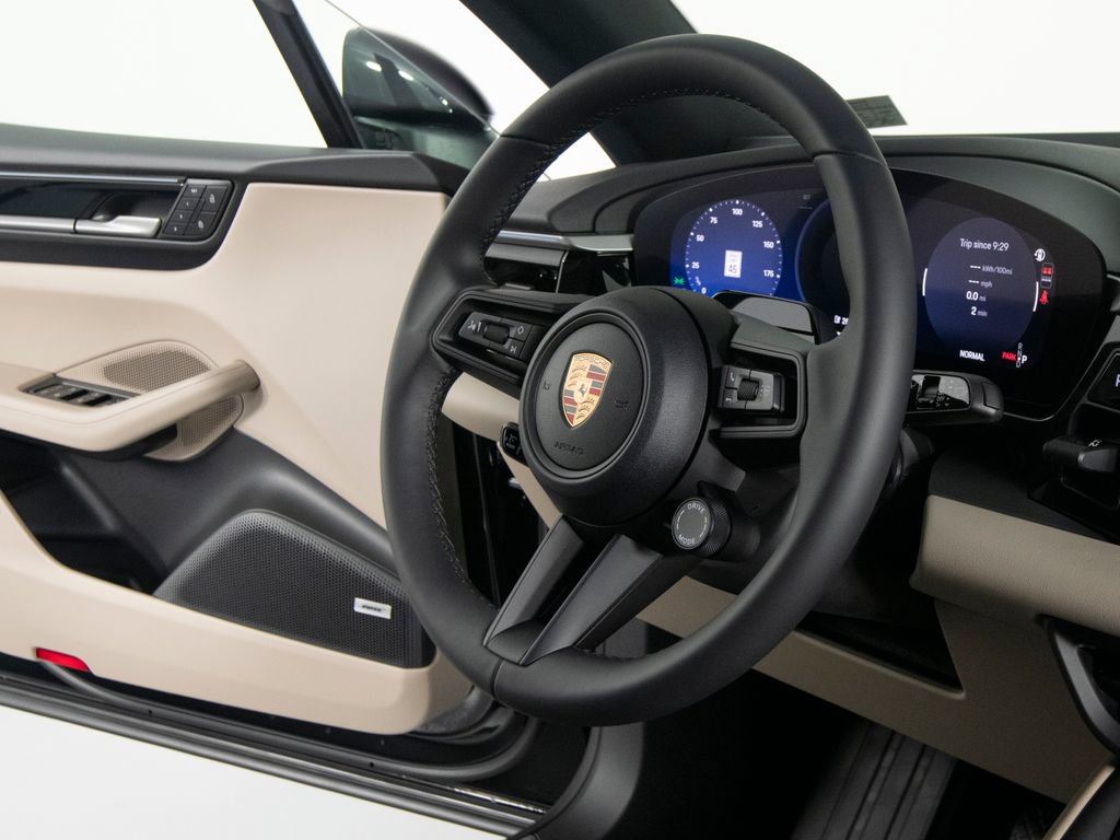 New 2026 Porsche Macan 4 Electric AWD/4WD image 31