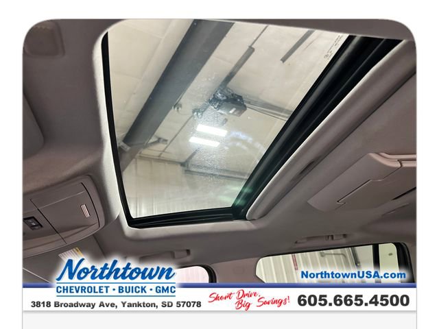 Used 2015 Chevrolet Suburban LT w/ Luxury Package AWD/4WD image 21