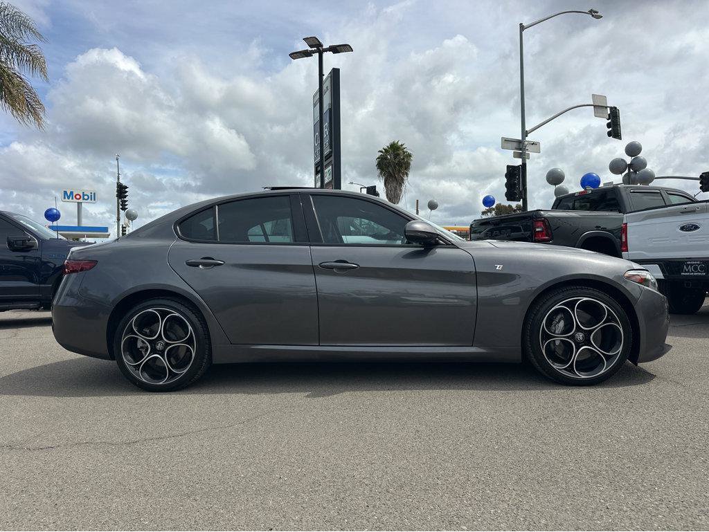 Used 2022 Alfa Romeo Giulia Ti AWD/4WD image 39