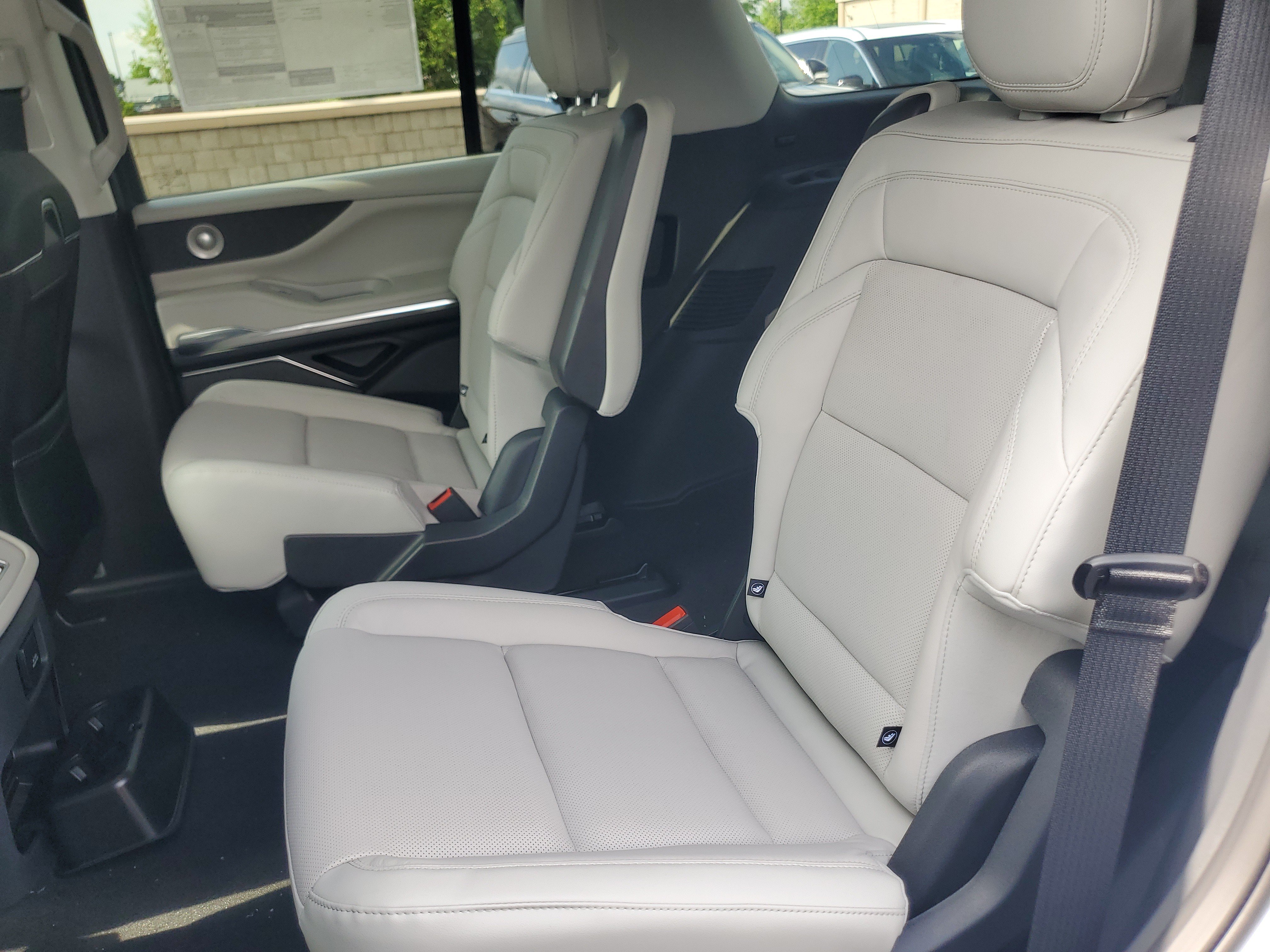 New 2026 Lincoln Navigator Reserve w/ Jet Appearance Package AWD/4WD image 30
