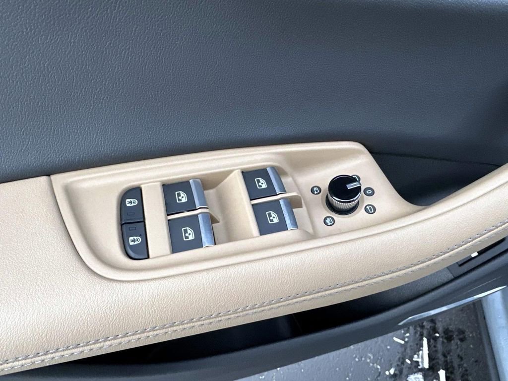 Certified 2025 Audi Q8 Premium Plus w/ Premium Plus Package image 13