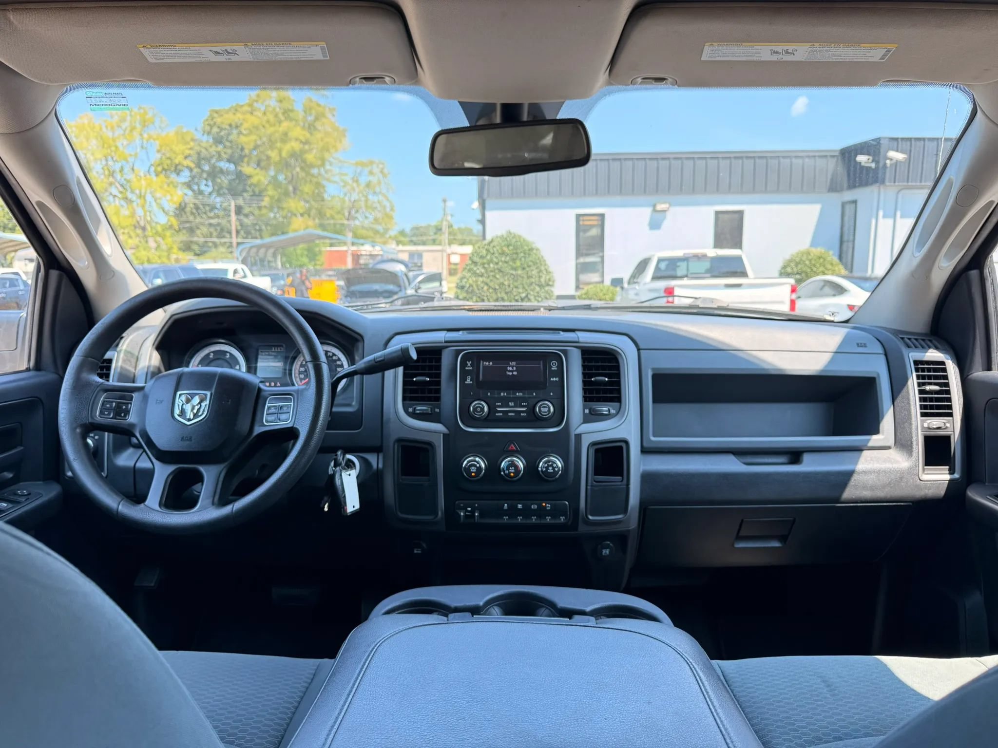 Used 2015 RAM 2500 Tradesman w/ Chrome Appearance Group AWD/4WD image 16