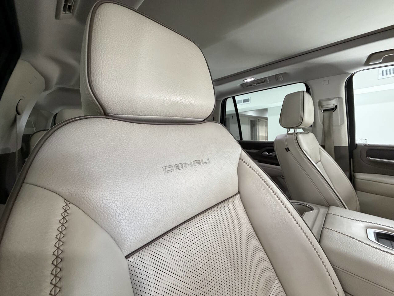 Used 2022 GMC Yukon Denali image 14