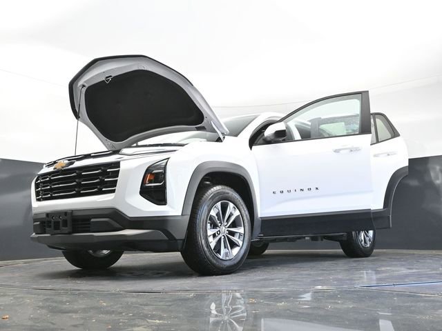 Used 2025 Chevrolet Equinox LT FWD image 45