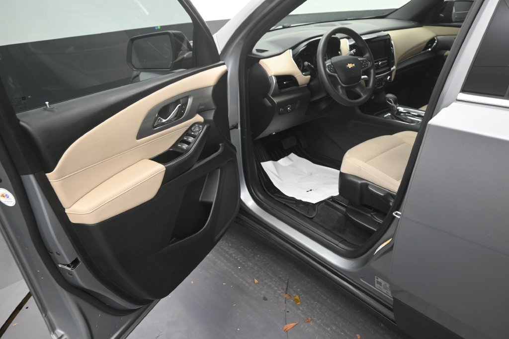Used 2023 Chevrolet Traverse LS FWD image 10