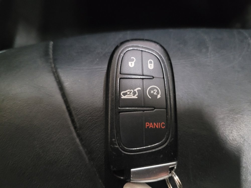 Used 2014 Jeep Cherokee Trailhawk w/ Comfort/Convenience Group AWD/4WD image 32