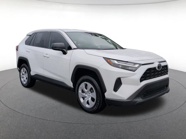 Used 2024 Toyota RAV4 LE FWD image 8