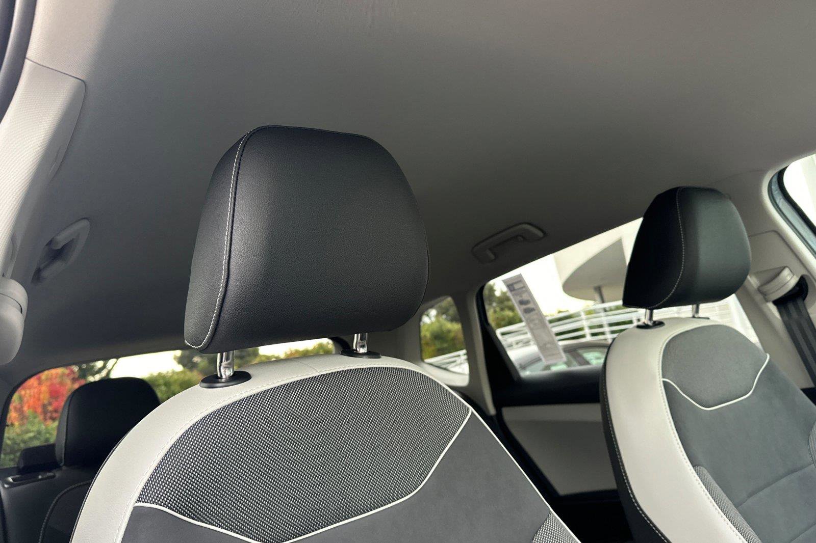 New 2026 Volkswagen Taos SE image 16