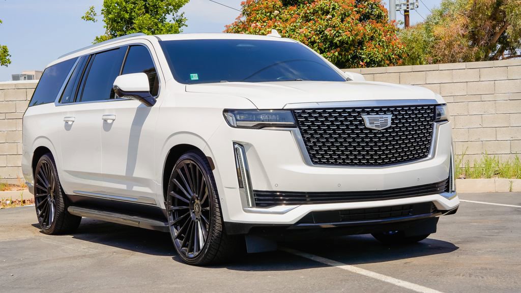 Certified 2021 Cadillac Escalade ESV Premium Luxury w/ LPO, Radiant Package AWD/4WD image 5