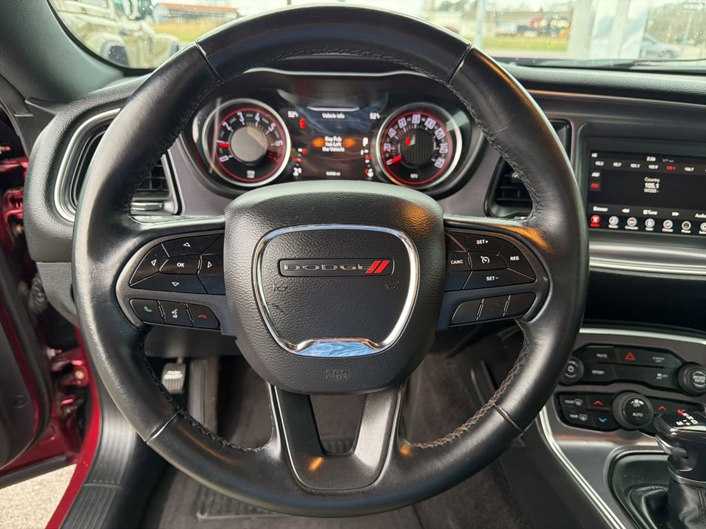 Used 2018 Dodge Challenger SXT image 34