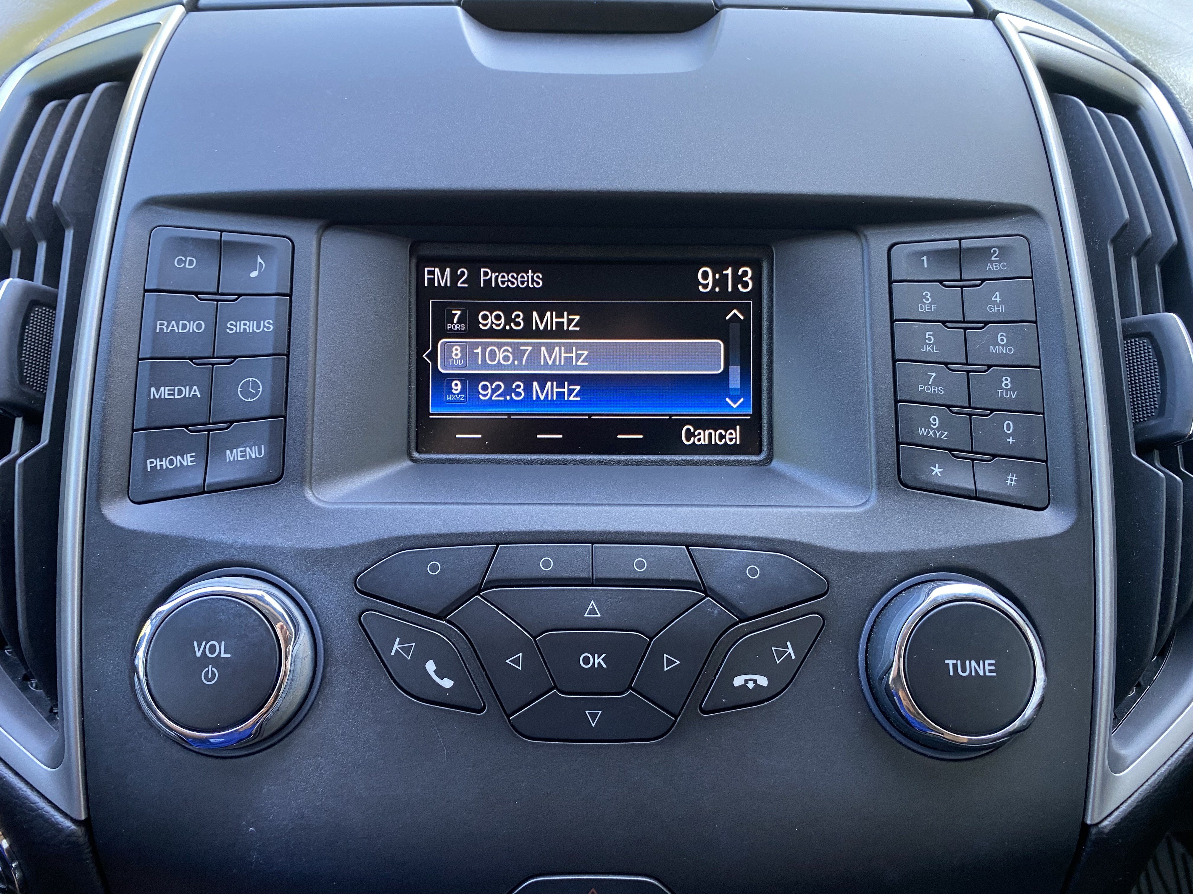 Used 2018 Ford Edge SEL FWD image 26