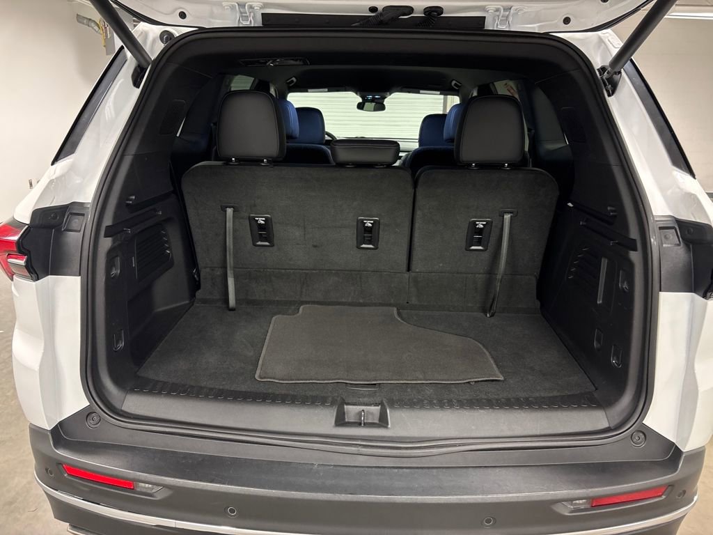 Certified 2025 Buick Enclave Preferred image 19