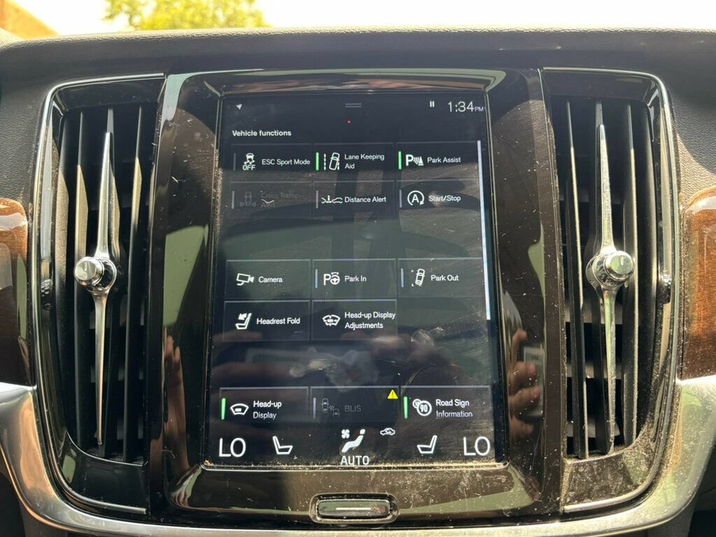 Used 2019 Volvo S90 T6 Momentum AWD/4WD image 26