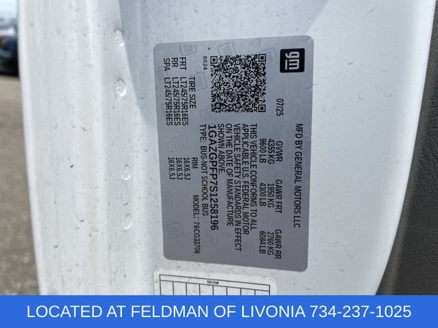 Used 2025 Chevrolet Express 3500 LT w/ LT Preferred Equipment Group RWD image 30