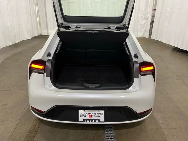 New 2026 Toyota Prius Plug-In Hybrid FWD image 11