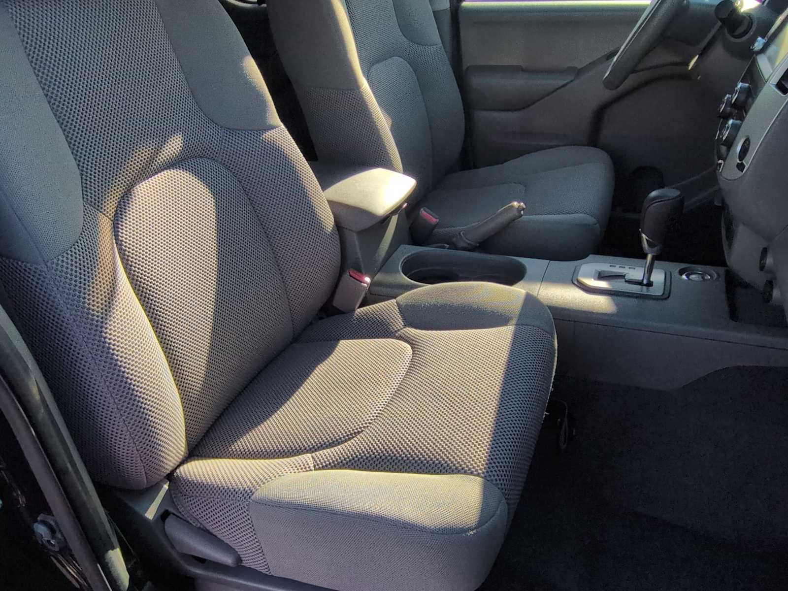 Used 2021 Nissan Frontier SV w/ Midnight Edition Floor Mats image 22